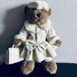 15” DAN DEE COLLECTOR'S CHOICE FANCY LADY BEAR